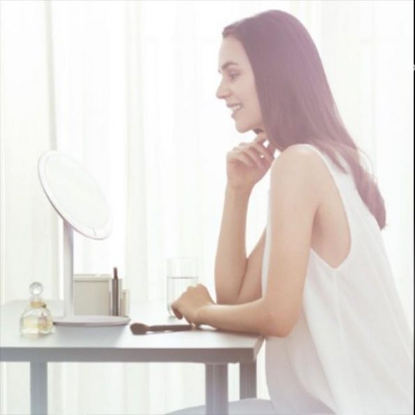 AMIRO-HD-Daylight-Cosmetic-Mirrors-9.jpg