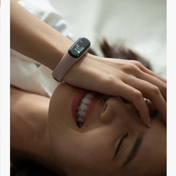 Mi-Band-4-7.jpg