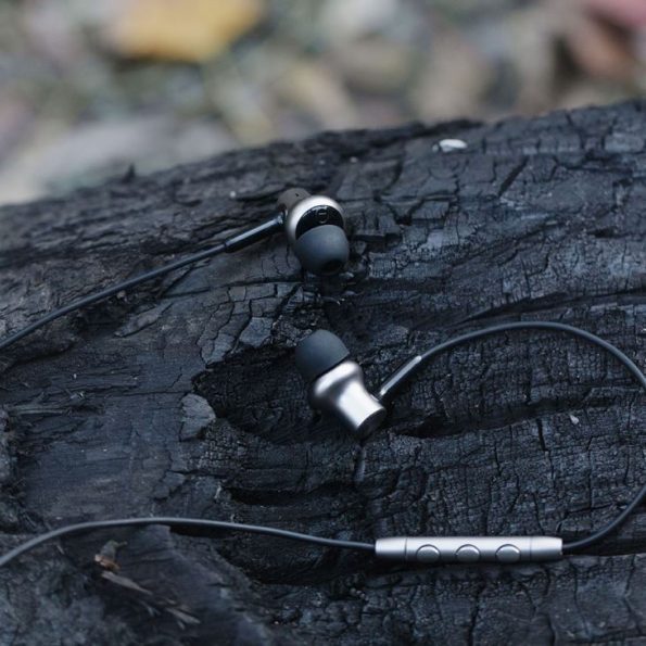 Mi-In-Ear-Headphone-Pro-HD-1.jpg