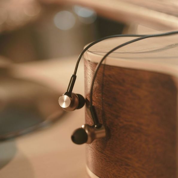 Mi-In-Ear-Headphone-Pro-HD-3.jpg